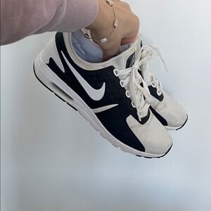 Nike Women’s Black and White Athletic Sneakers